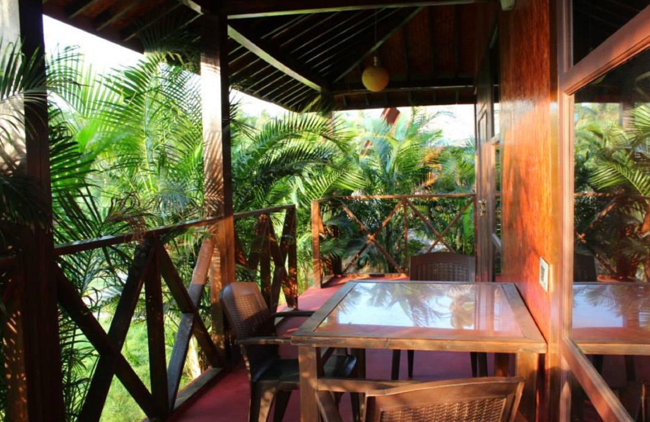 Rock Water Resort Morjim Exterior foto