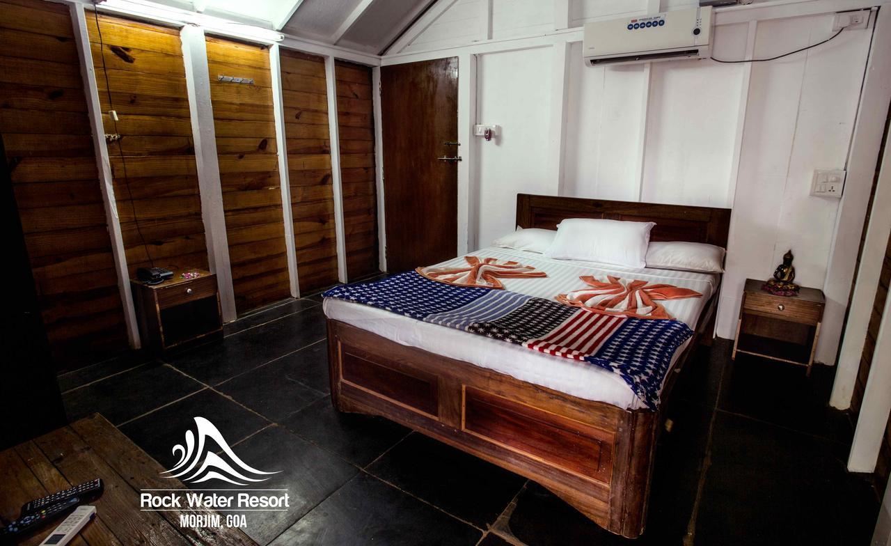Rock Water Resort Morjim Exterior foto