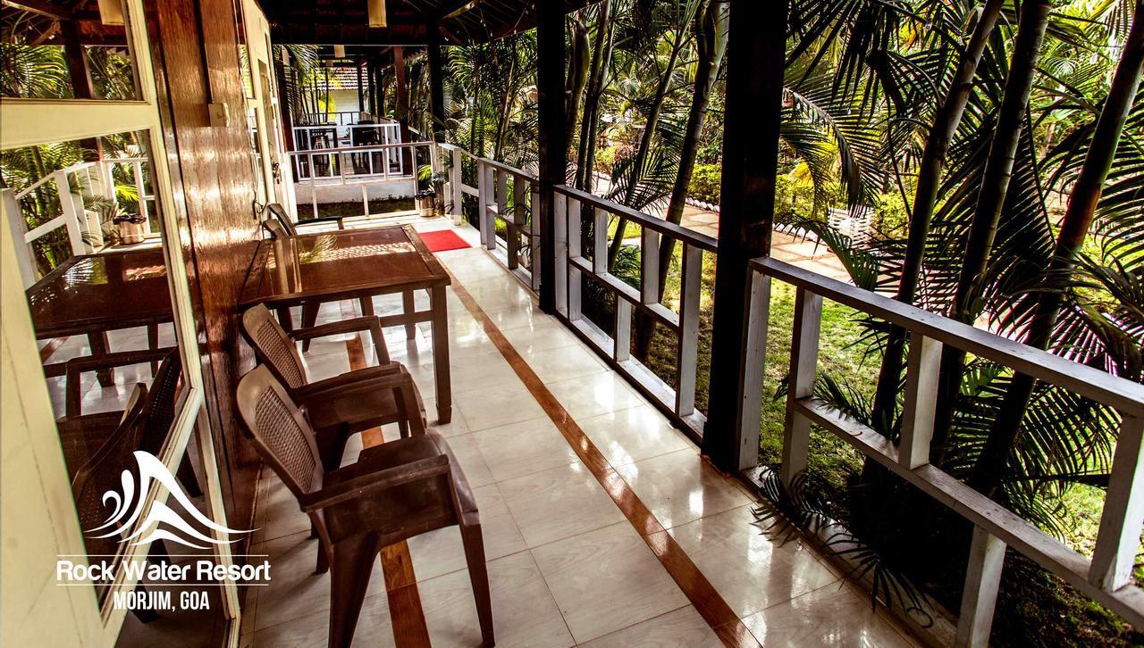 Rock Water Resort Morjim Exterior foto