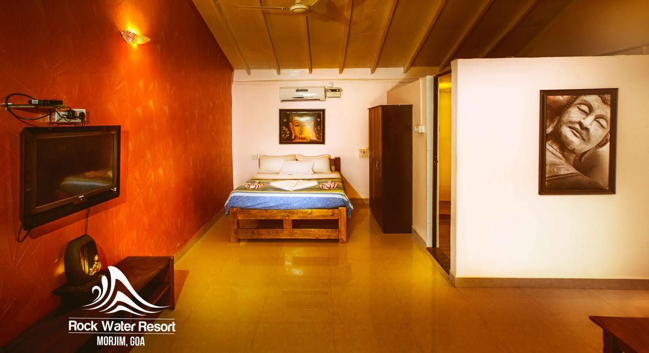 Rock Water Resort Morjim Exterior foto